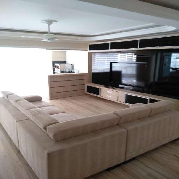 Apartamento com 4 Quartos para Alugar, 200 m² por R$