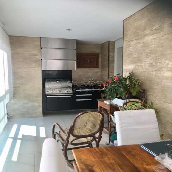 Apartamento com 4 Quartos para Alugar, 202 m² por R$