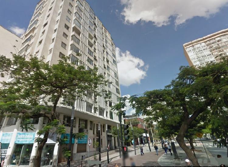 Apartamento com 4 Quartos para Alugar, 237 m² por R$