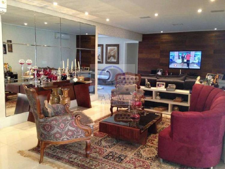 Apartamento com 4 Quartos para Alugar, 242 m² por R$