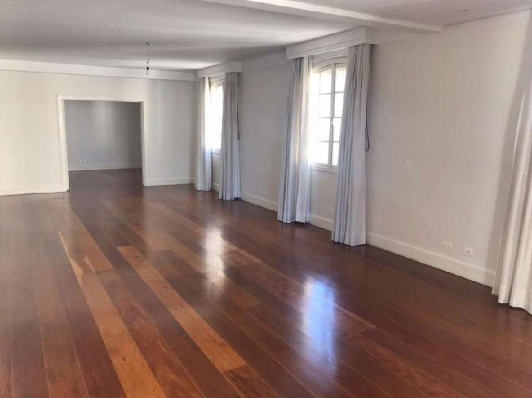 Apartamento com 4 Quartos para Alugar, 345 m² por R$