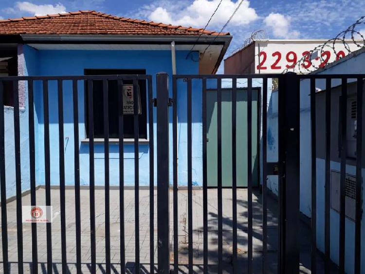 Casa com 1 Quarto para Alugar, 100 m² por R$ 1.300/Mês