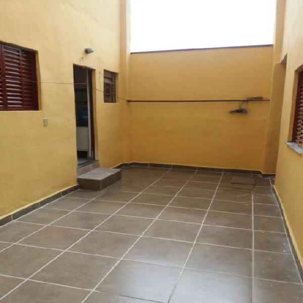 Casa com 1 Quarto para Alugar, 40 m² por R$ 880/Mês COD.