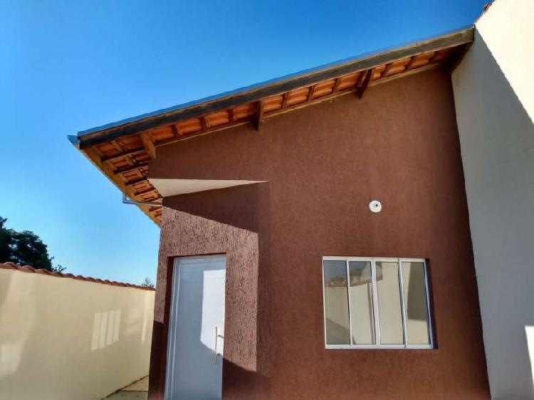 Casa com 2 Quartos à Venda, 62 m² por R$ 200.000 COD.