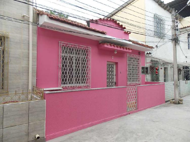 Casa com 2 Quartos para Alugar, 50 m² por R$ 1.000/Mês