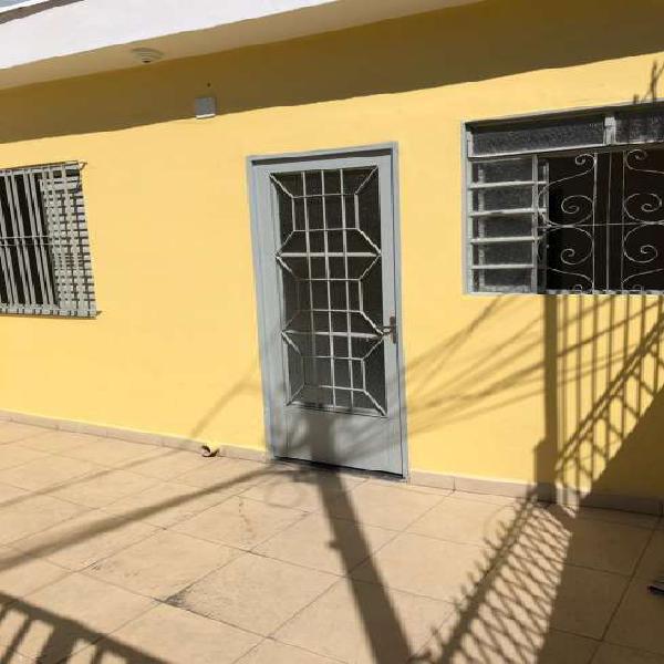 Casa com 2 Quartos para Alugar, 60 m² por R$ 1.350/Mês