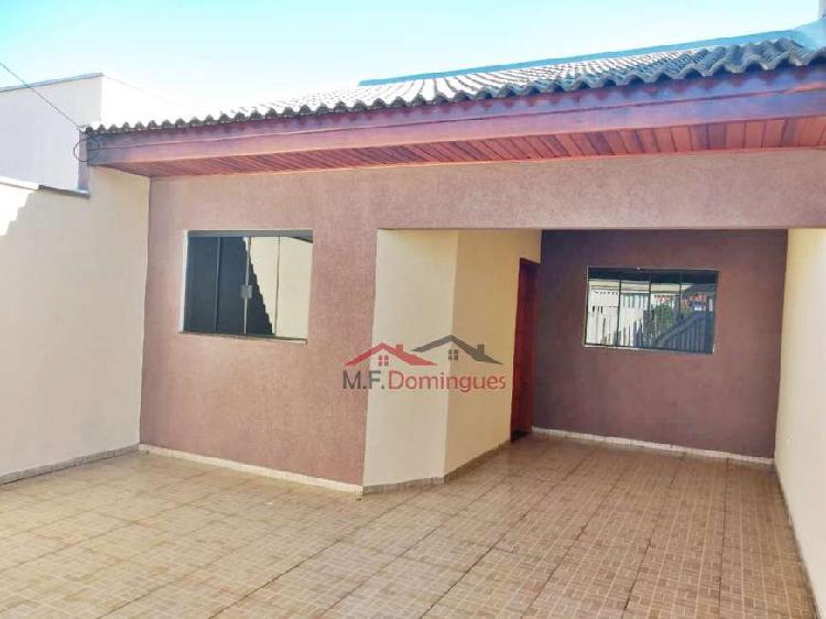 Casa com 2 Quartos para Alugar, 75 m² por R$ 1.100/Mês