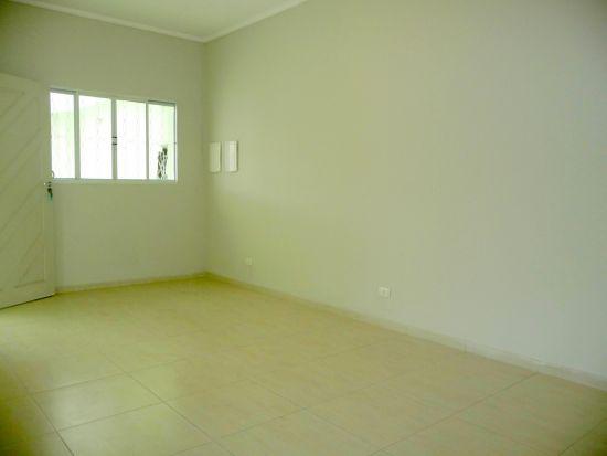 Casa com 2 Quartos para Alugar, 82 m² por R$ 2.000/Mês