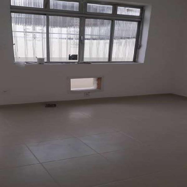Casa com 2 Quartos para Alugar, 88 m² por R$ 1.000/Mês