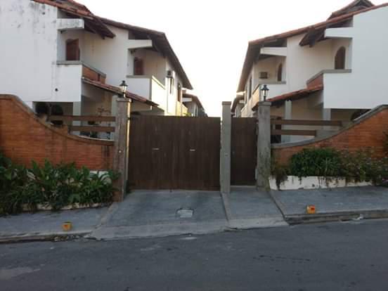 Casa com 3 Quartos à Venda, 117 m² por R$ 295.000 COD.
