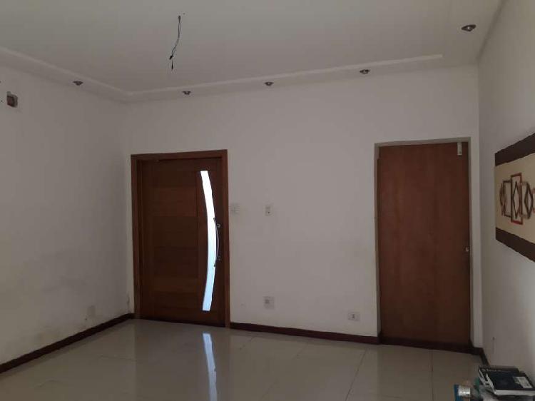 Casa com 3 Quartos à Venda, 155 m² por R$ 800.000 COD. so