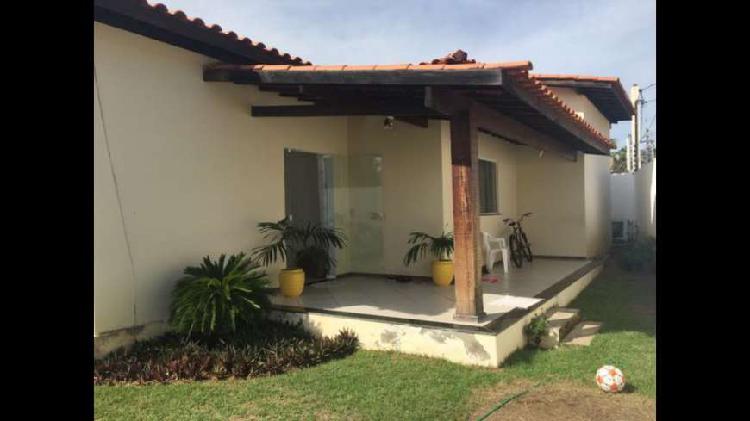 Casa com 3 Quartos à Venda, 200 m² por R$ 235.000 COD.