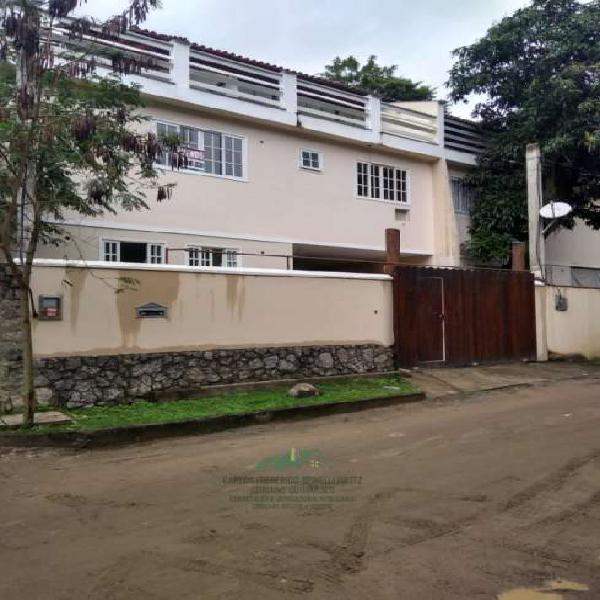 Casa com 3 Quartos à Venda, 200 m² por R$ 430.000 COD. 124