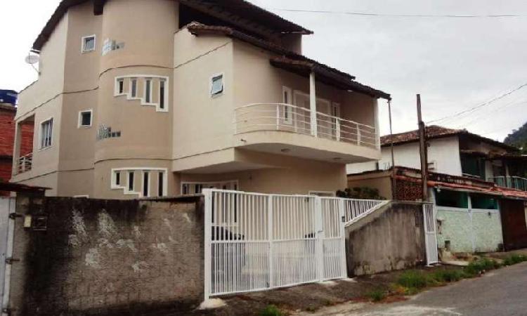 Casa com 3 Quartos à Venda, 276 m² por R$ 1.100.000 COD.