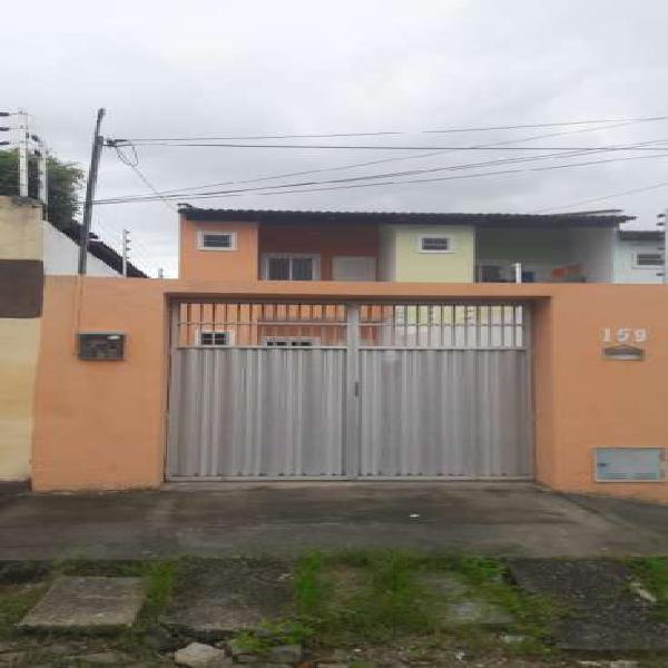 Casa com 3 Quartos à Venda, 88 m² por R$ 165.000 COD. 002