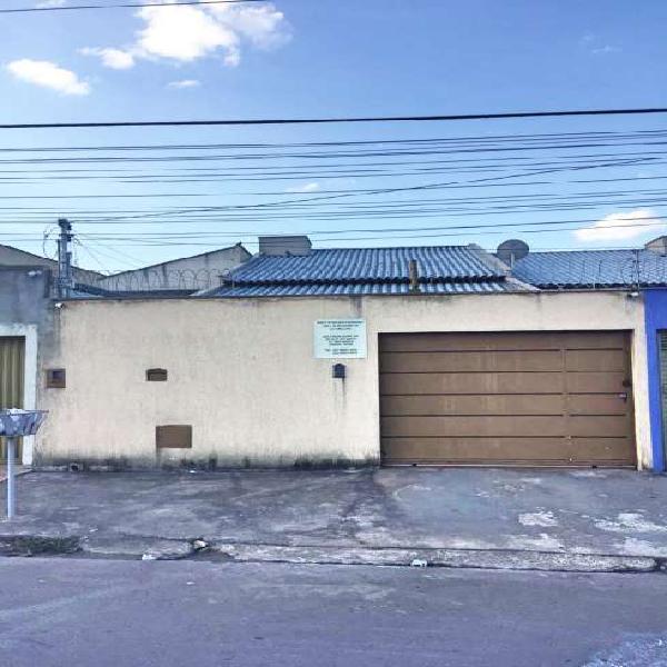 Casa com 3 Quartos à Venda, 90 m² por R$ 235.000 COD.