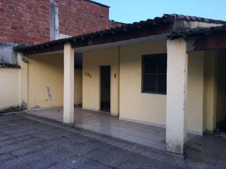 Casa com 3 Quartos para Alugar, 10 m² por R$ 1.500/Mês