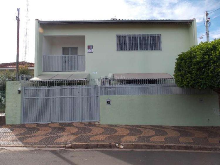 Casa com 3 Quartos para Alugar, 100 m² por R$ 1.700/Mês