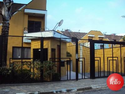 Casa com 3 Quartos para Alugar, 108 m² por R$ 1.800/Mês