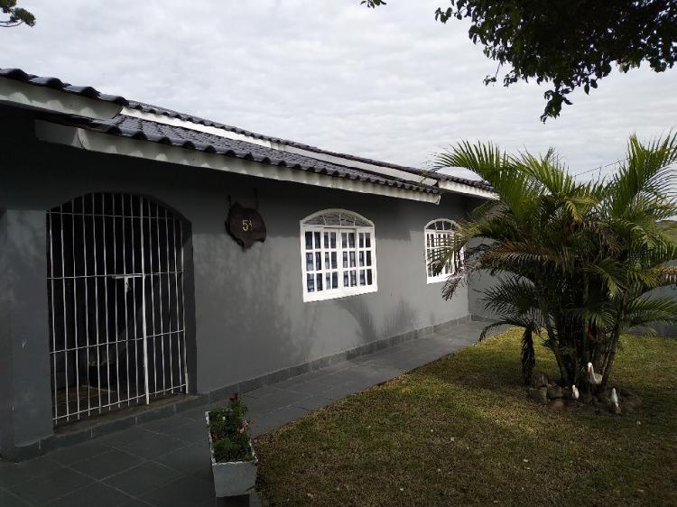 Casa com 3 Quartos para Alugar, 180 m² por R$ 1.600/Mês