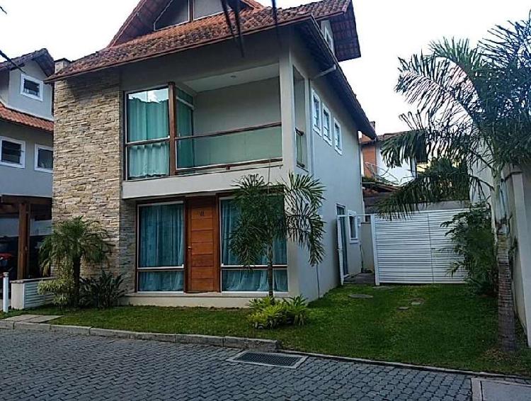 Casa com 4 Quartos à Venda, 200 m² por R$ 890.000 COD.