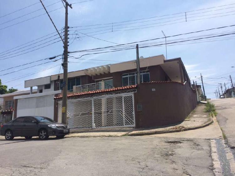 Casa com 4 Quartos à Venda, 250 m² por R$ 650.000 COD.
