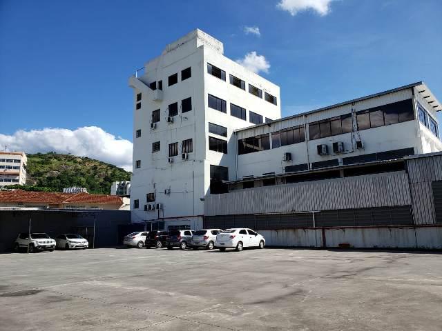 Galpão/Depósito/Armazém à Venda, 5500 m² por R$