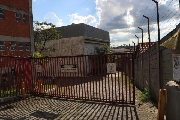 Galpão/Depósito/Armazém para Alugar, 2026 m² por R$