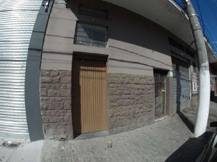 Imóvel Comercial com 2 Quartos para Alugar, 70 m² por R$