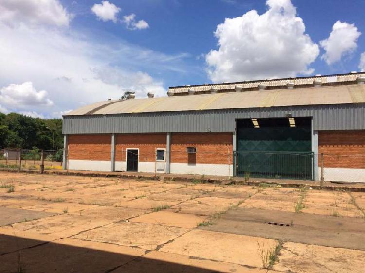 Imóvel Comercial com 3 Quartos à Venda, 10000 m² por R$