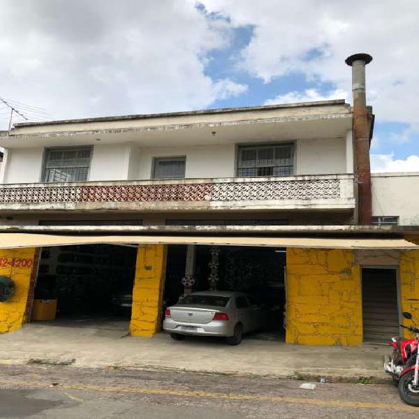 Imóvel Comercial com 3 Quartos para Alugar, 200 m² por R$