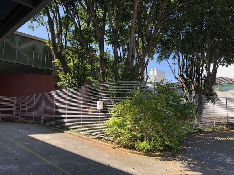 Imóvel Comercial para Alugar, 8656 m² por R$ 300.000/Mês