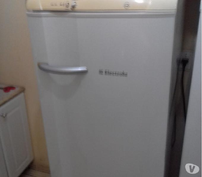Refrigerador RE29 degelo Eletrolux 290 litros
