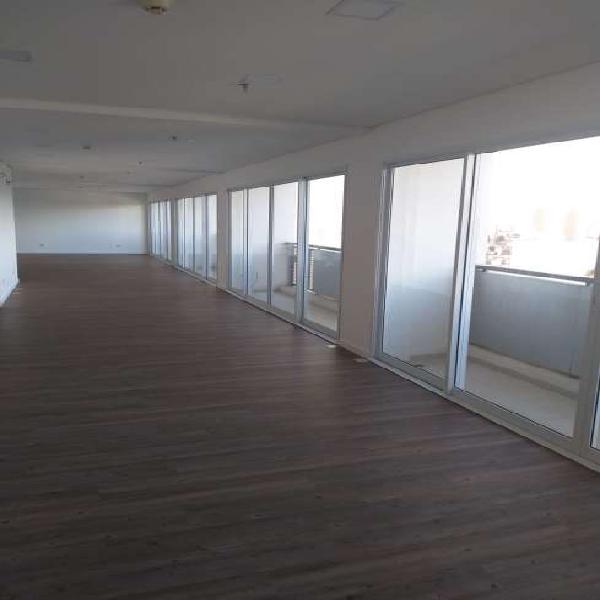 Sala Comercial à Venda, 115 m² por R$ 1.200.000 COD. AQ37