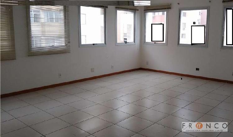 Sala Comercial à Venda, 41 m² por R$ 400.000 COD. 46