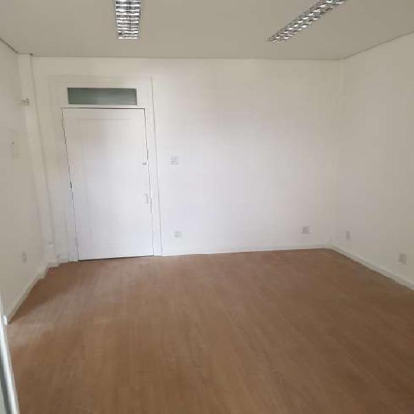 Sala Comercial para Alugar, 35 m² por R$ 1.500/Mês COD.