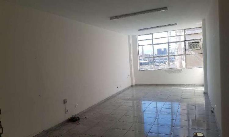 Sala Comercial para Alugar, 35 m² por R$ 750/Mês COD.