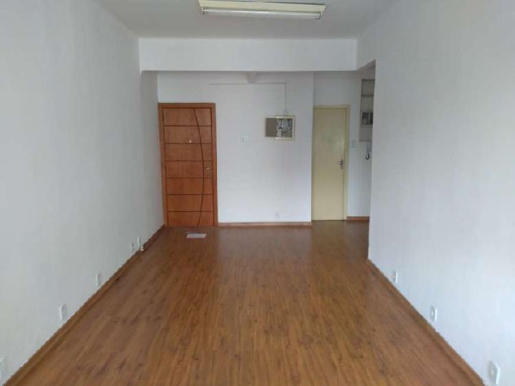 Sala Comercial para Alugar, 49 m² por R$ 600/Mês COD.