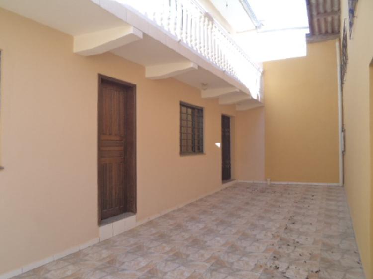 Sobrado com 3 Quartos para Alugar, 10 m² por R$ 1.500/Mês