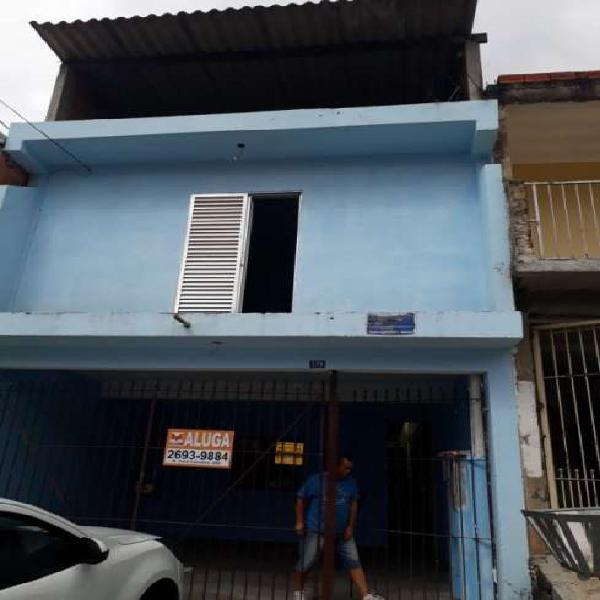 Sobrado com 3 Quartos para Alugar, 170 m² por R$ 1.100/Mês