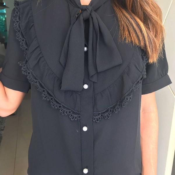 blusa clássica laço