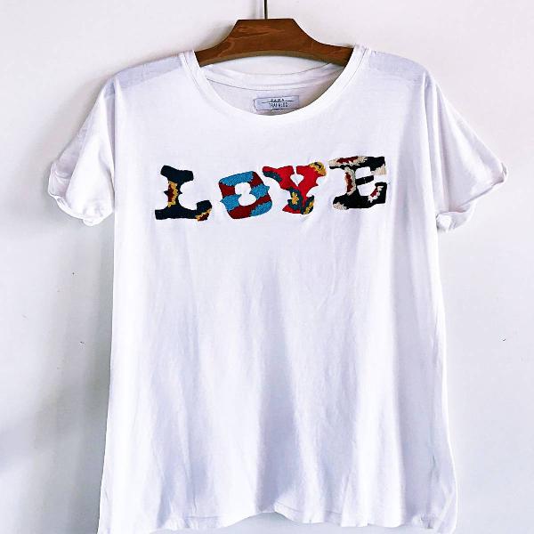 camiseta love zara