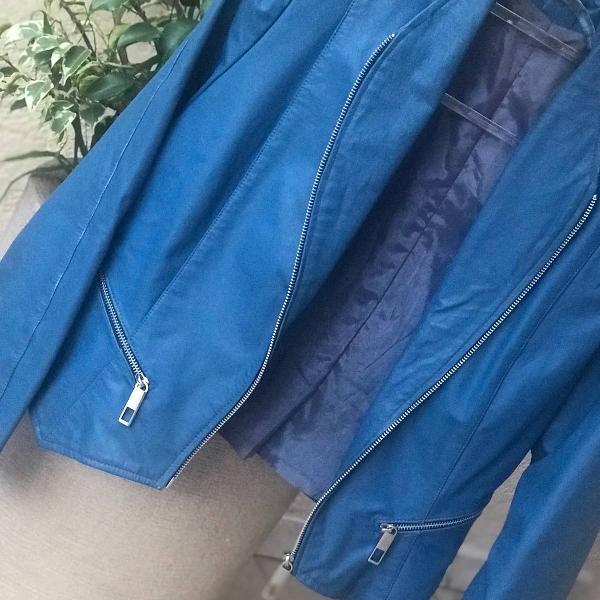 jaqueta de couro verdadeiro azul estilosa