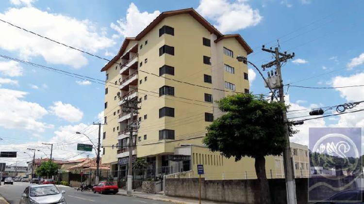 Apartamento com 1 Quarto à Venda, 57 m² por R$ 240.000