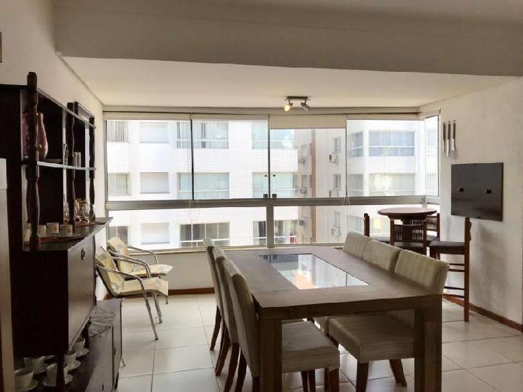 Apartamento com 2 Quartos à Venda, 107 m² por R$ 335.000