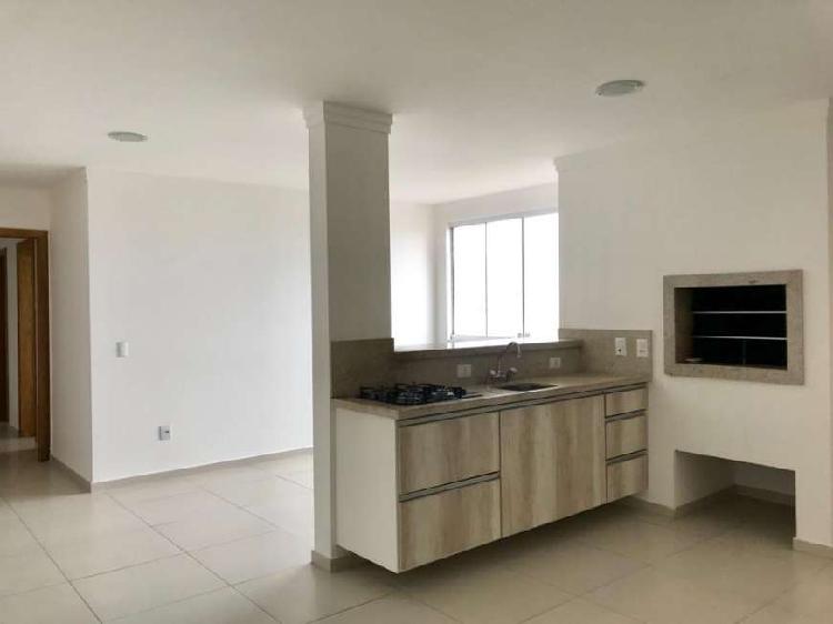 Apartamento com 2 Quartos à Venda, 121 m² por R$ 300.000