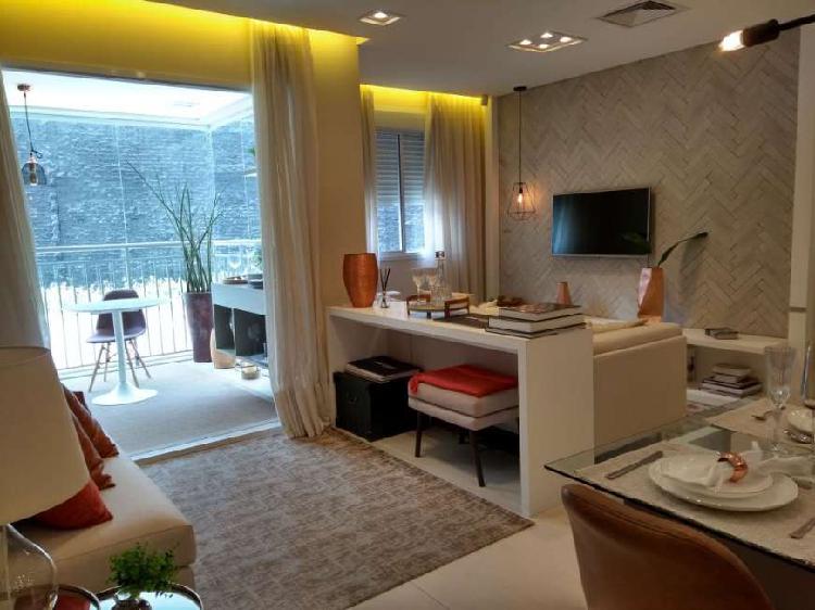 Apartamento com 2 Quartos à Venda, 49 m² por R$ 445.000