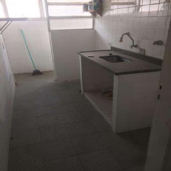 Apartamento com 2 Quartos à Venda, 54 m² por R$ 285.000