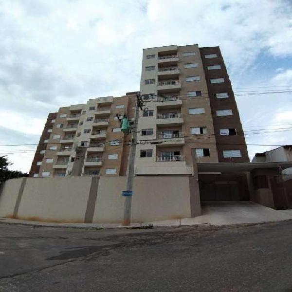 Apartamento com 2 Quartos à Venda, 55 m² por R$ 179.000