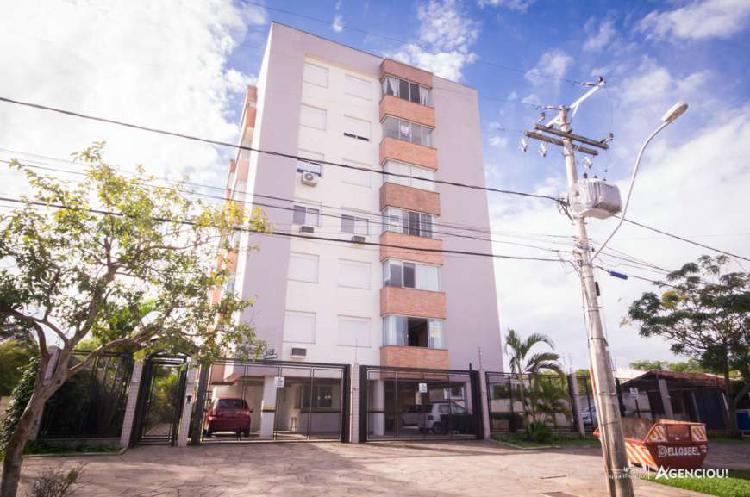 Apartamento com 2 Quartos à Venda, 62 m² por R$ 220.000